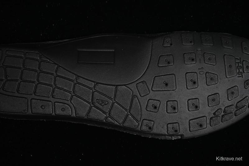 Nike Air Max 90 Retro Running Shoes with Air Cushion Technology - CN8490-001