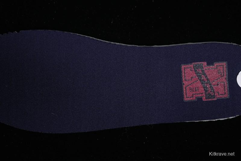 Nike SB Dunk Low Retro Skateboarding Shoes with Gorge Green and Red Swoosh Design - FV8106-361