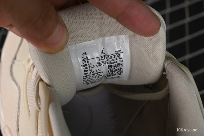 Nike Air Jordan 4 Remastered Retro Sneakers in White Grey - FQ7940-200