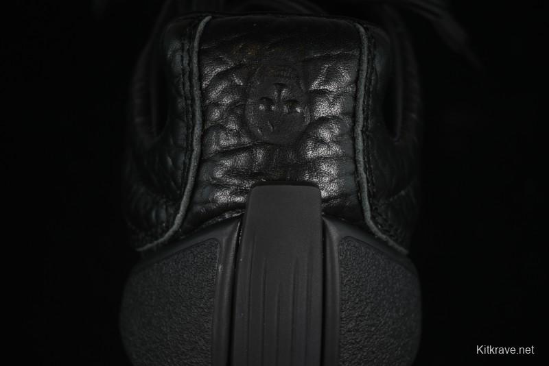 Alexander McQueen Flexion Retro Sneakers in Black with Diamond Grain Calfskin - 8.F6