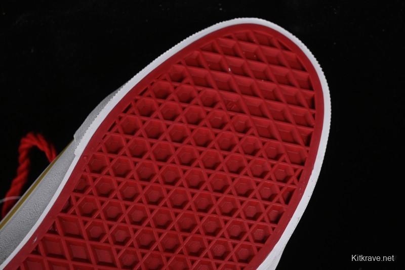 Vans Classics Knu Skool Vr3 Retro Sneakers with Enlarged Toe and Thickened Tongue - VN000CS0JV6