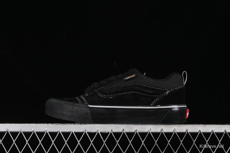 Vans Knu Skool Low Top Retro Casual Vulcanized Slip-On Shoes in Black - VN000CRPBMA