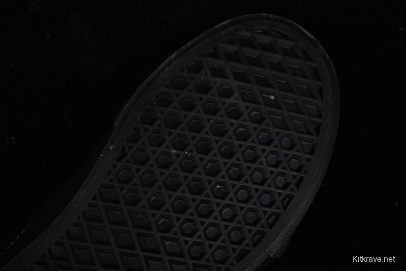 Vans Classics Knu Skool Retro Sneakers with Enlarged Toe and Thickened Trim - VN000CSQW3ZT188