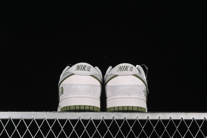 Nike Dunk Low The North Face CDG Collaboration - Green Label SB Low-Top Skate Shoes - DQ1098-397