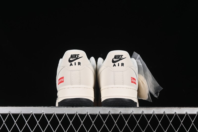 Nike Air Force 1 '07 Low Supreme Collaboration - White Black Two-Tone Low-Top Casual Sneakers - BB7577-217