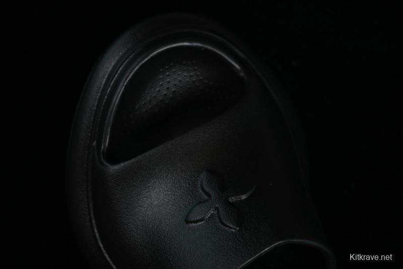 SMFK COMPASS Embossed One-Word Platform Slides - E9066