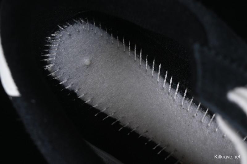 Nike Classic Cortez Leather Retro Running Shoes - FJ2530-001