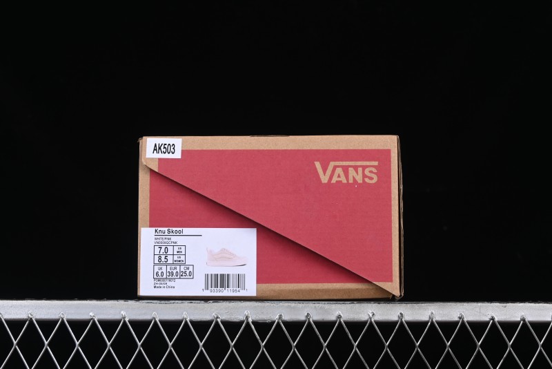 Vans Knu Skool Low-Top Retro Casual Vulcanized Sneakers in Off-White Pink - VN0009QPNK