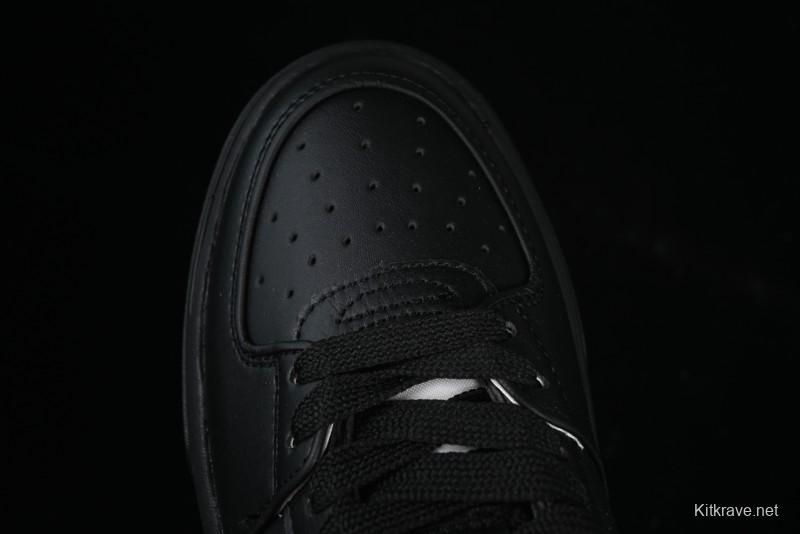 NY Yankees Black & Neon Green Sneakers - Classic Streetwear Style