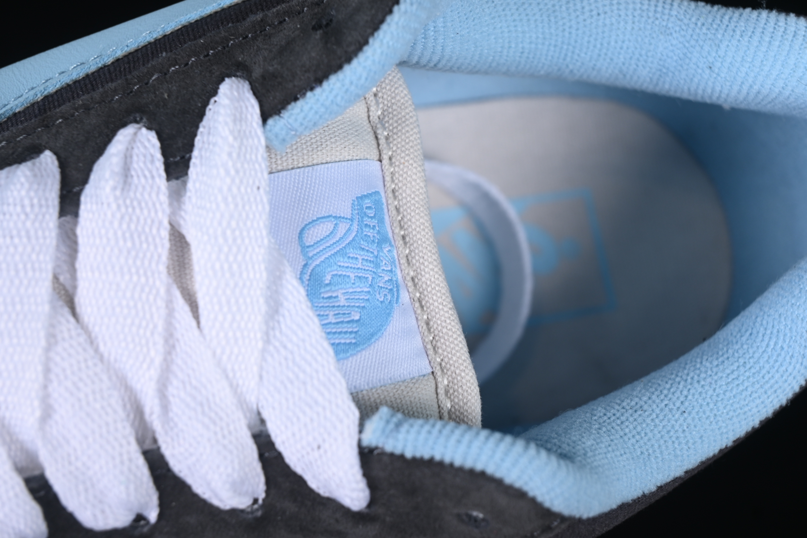 Vans Knu Skool Low-Top Retro Chunky Sneakers - VN000D6CJDG