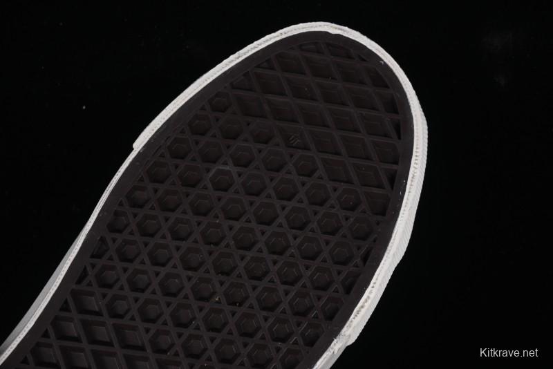 Vans Old Skool 36 Low-Top Retro Skate Shoes - VN000D57BLK