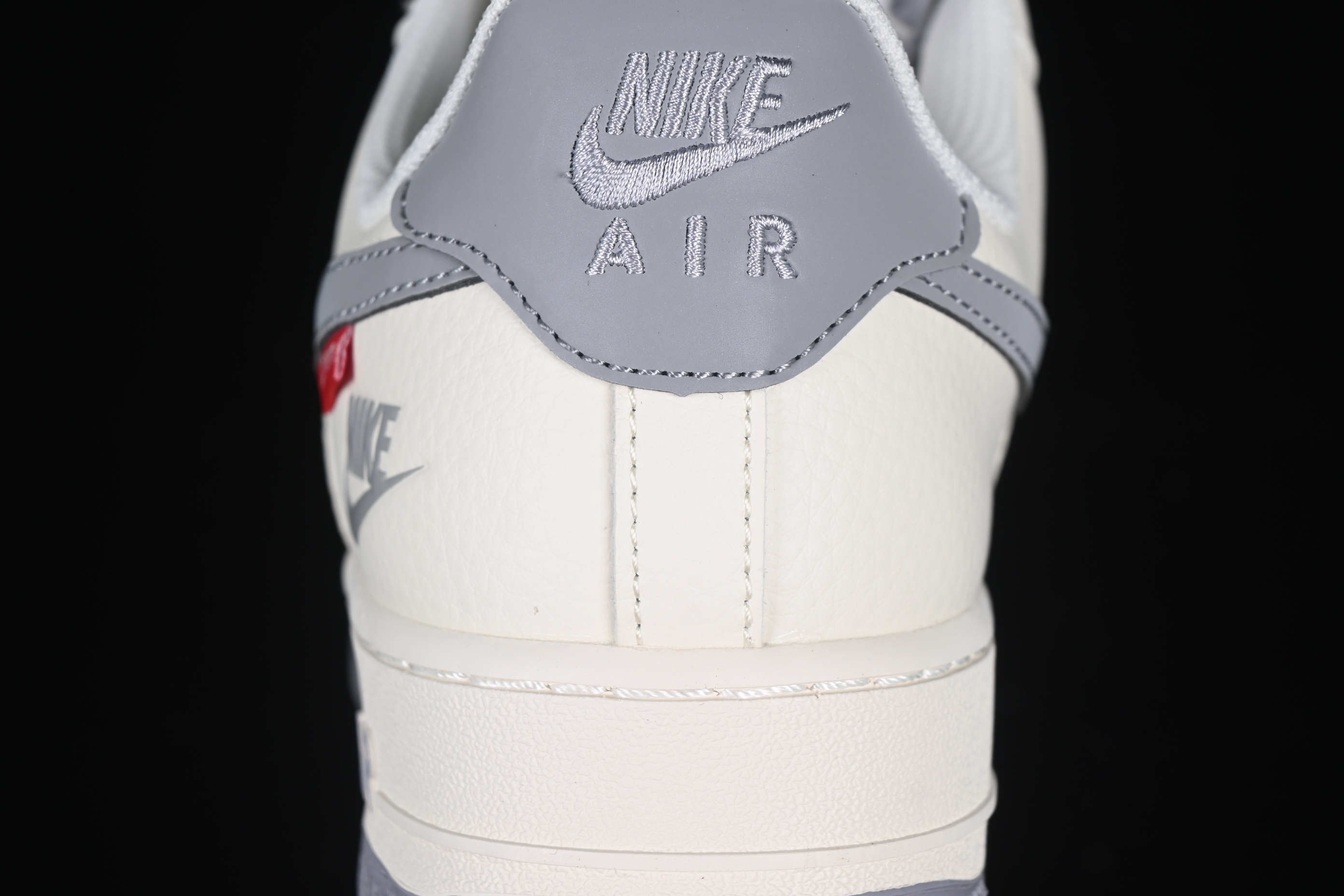 Nike Air Force 1 '07 Low Supreme Collaboration Casual Sneakers with Red Swoosh - HH7518-039