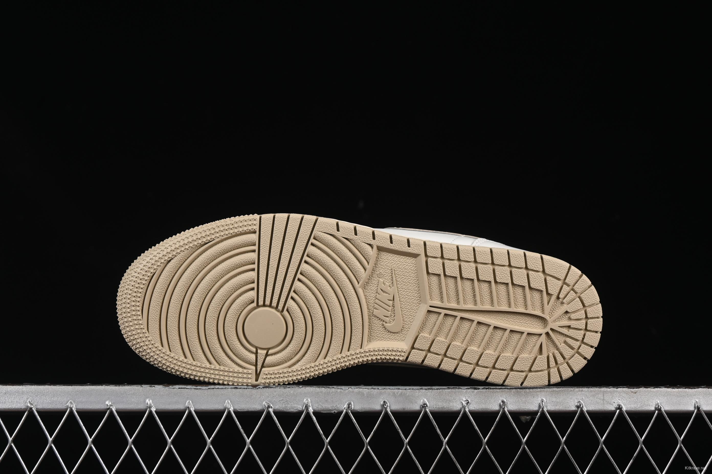 Nike Air Jordan 1 Low AJ1 Casual Sneakers in White - DC0774-112