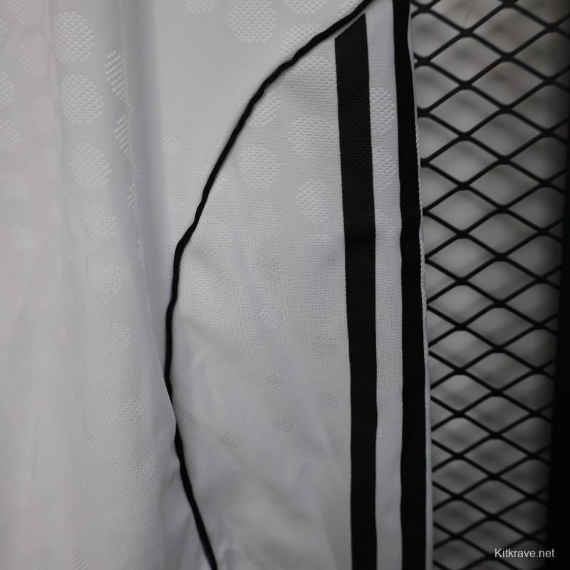 Player Version 25/26 Manchester United Home Shorts