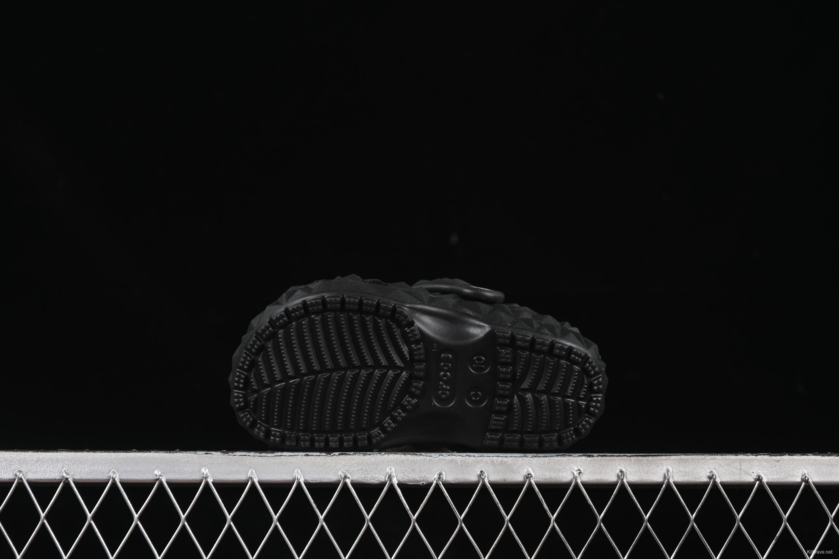 Crocs Classic Clog Kids Lightweight Slip-Resistant Clog with Ventilation Holes - B.D4