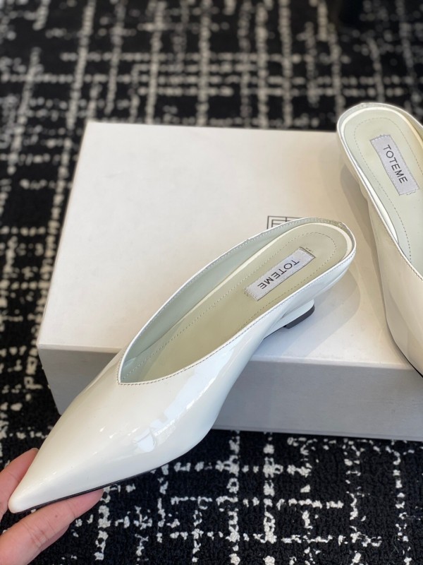 2025 Women Toteme White Patent Leather Mule Shoes