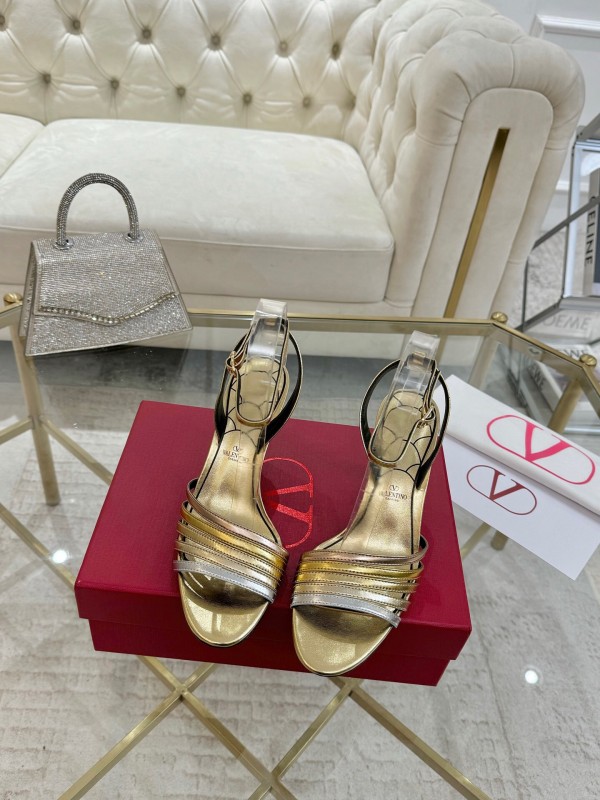 2025 Women Valentino Gold Leather Sandals LY00310