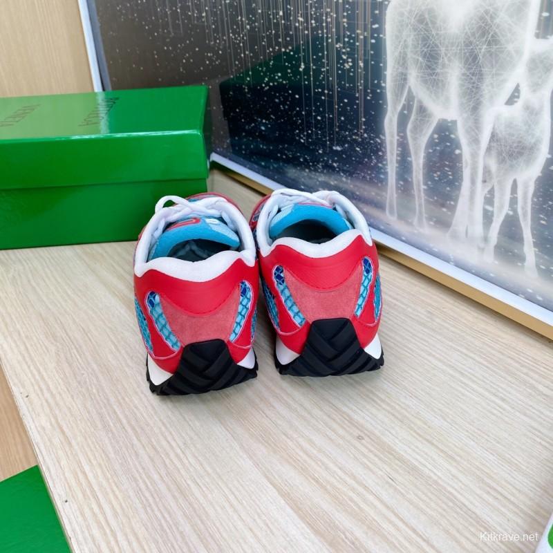 2025 Unisex Bottega Veneta Red Blue Mesh Suede Runner Sneakers Geometric Pattern LY00310