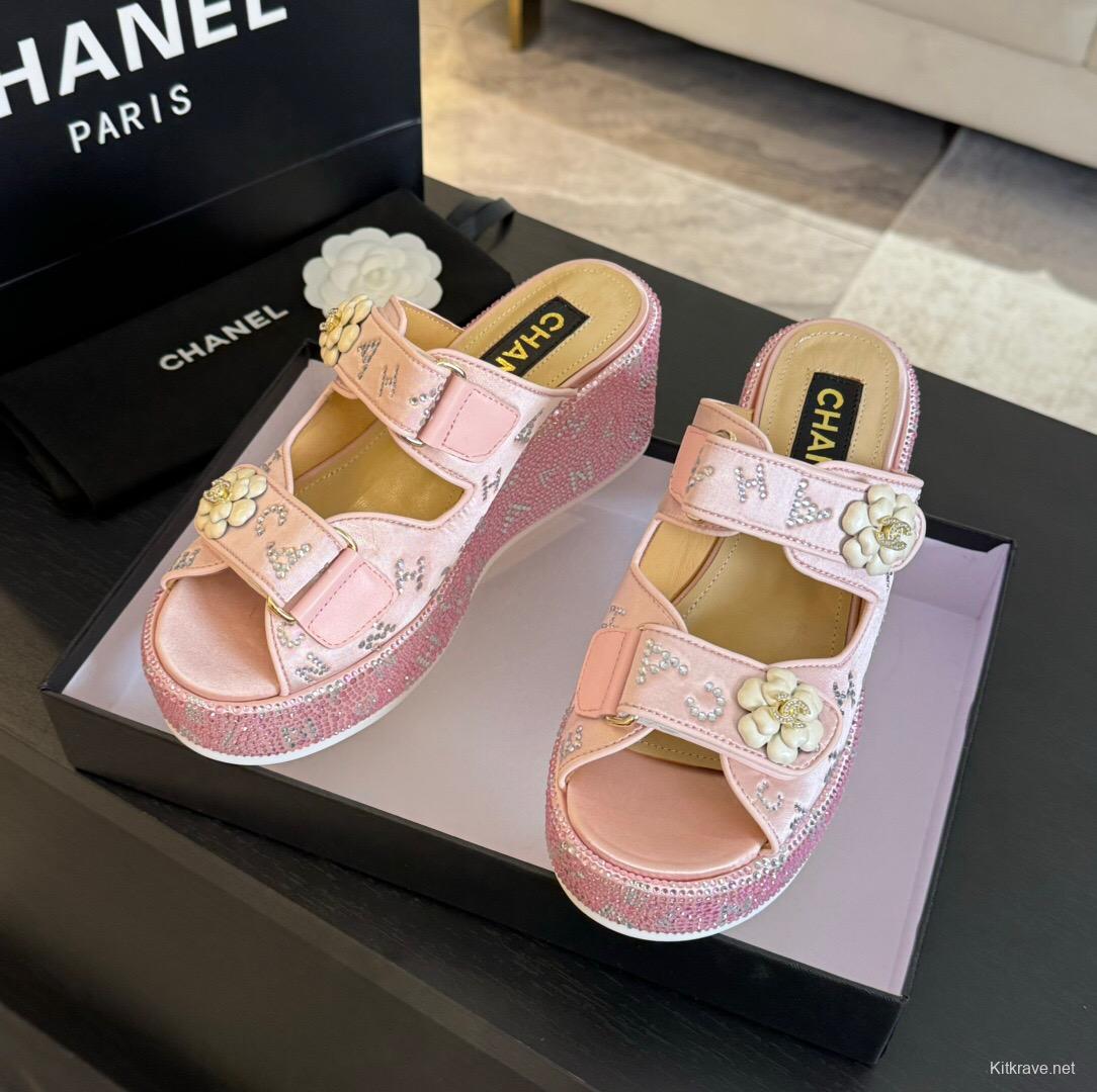 2025 Slippers Chanel Pink Leather Wedge Sandals LY00330