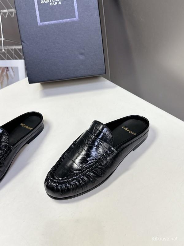 2025 Women Yves Saint Laurent Black Calfskin Loafers KFY00330