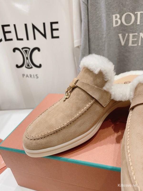 2024 Slippers LP Beige Suede Shearling MJ00310