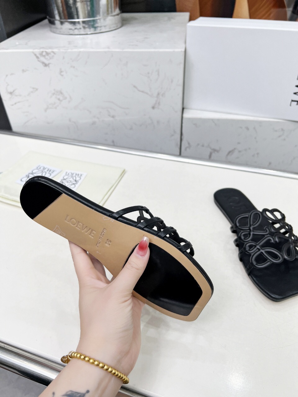 2025 Loewe Black Leather Slippers LY00190