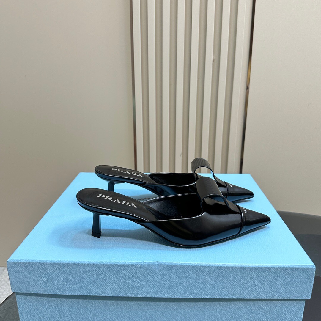 2025 Women Prada Black Leather Mules