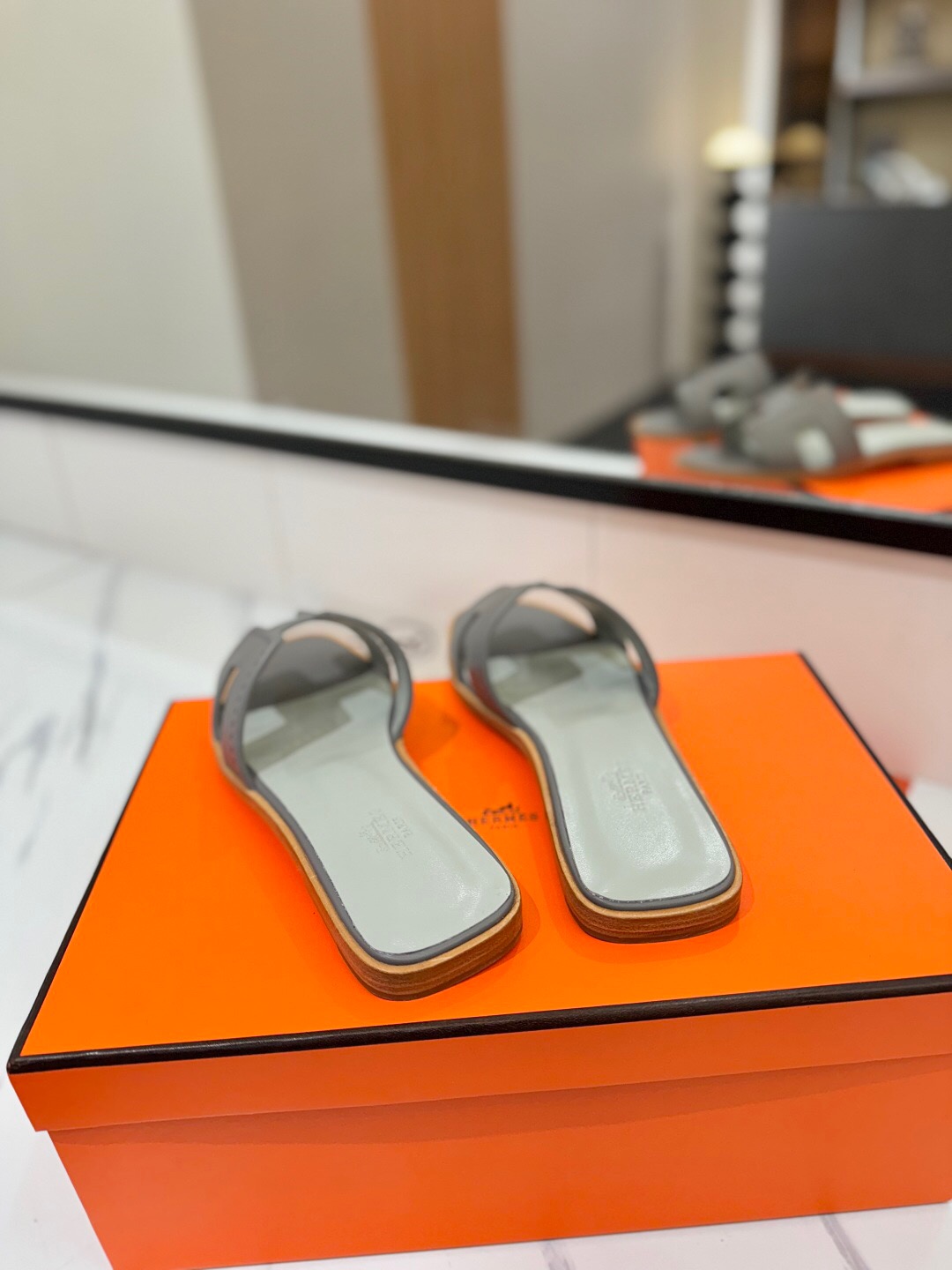 2025 Women Hermès Gray Leather Slippers