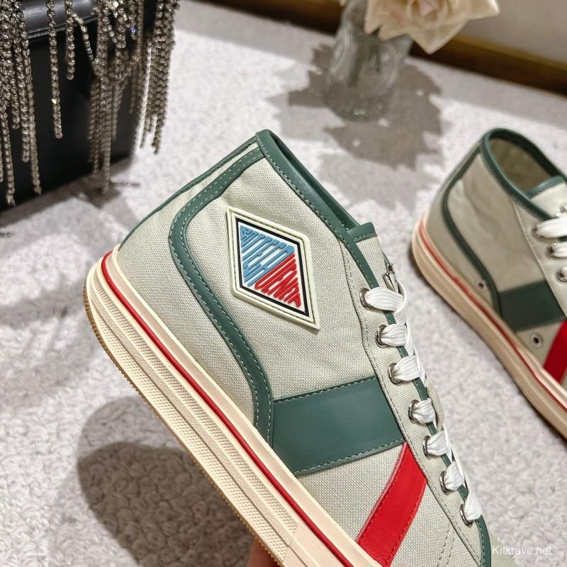 2025 Unisex Bottega Veneta Green Red Canvas Leather Sneakers Hand Painted LY00