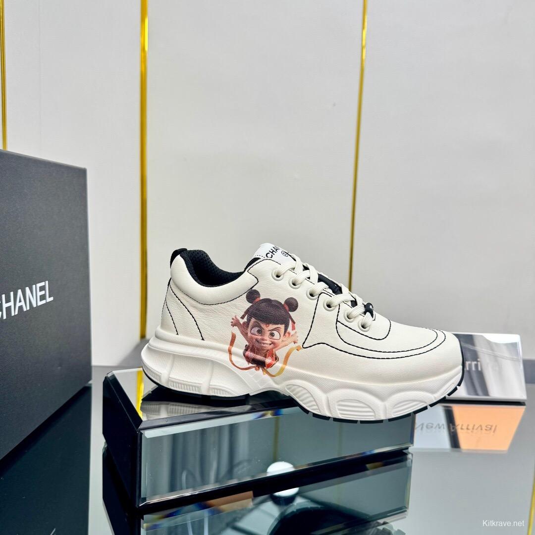 2025 Women Chanel White Leather Sneakers Graphic LY00360