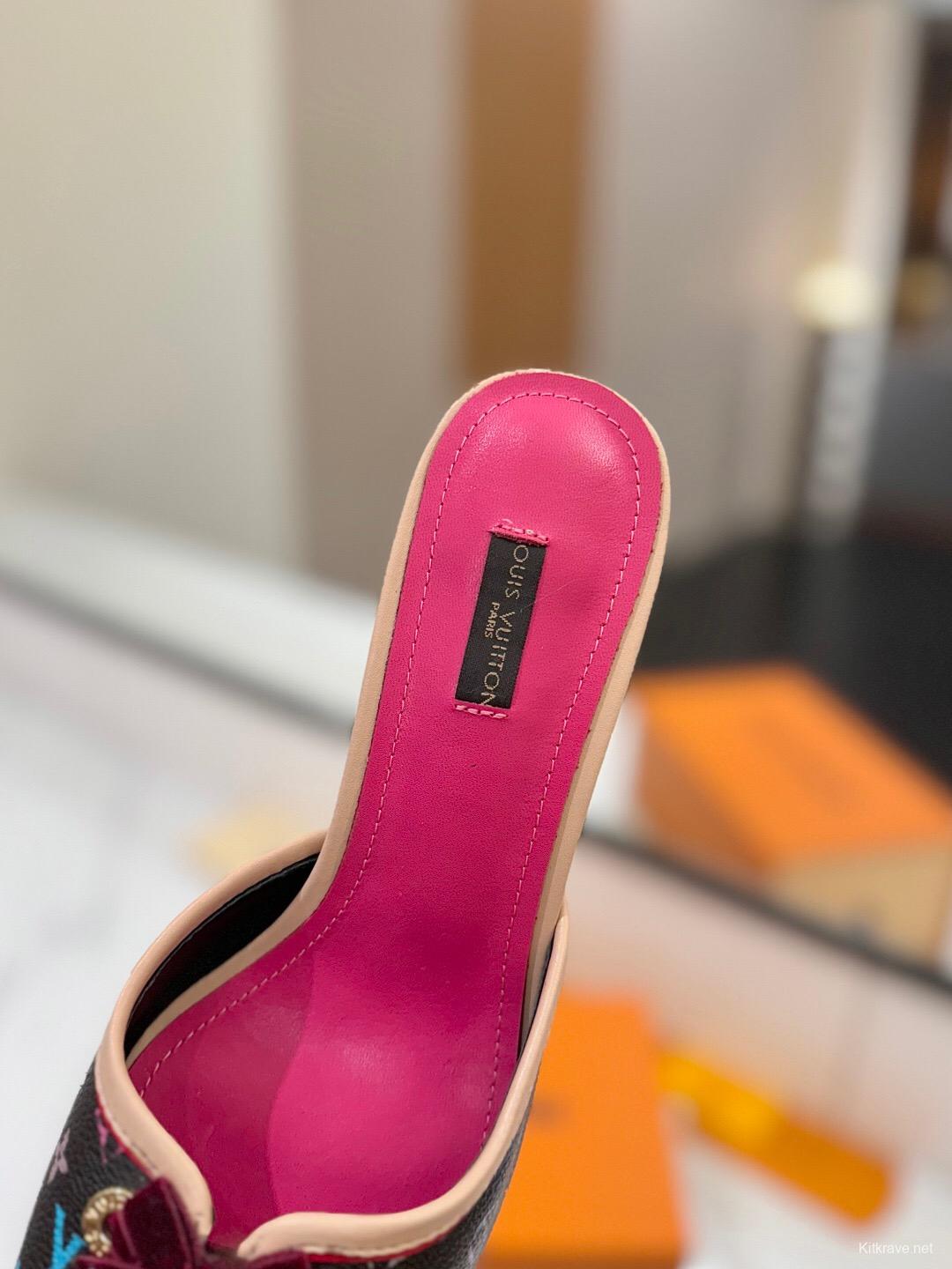 2025 Women Louis Vuitton Brown Pink Canvas Leather Sandals KFY00310