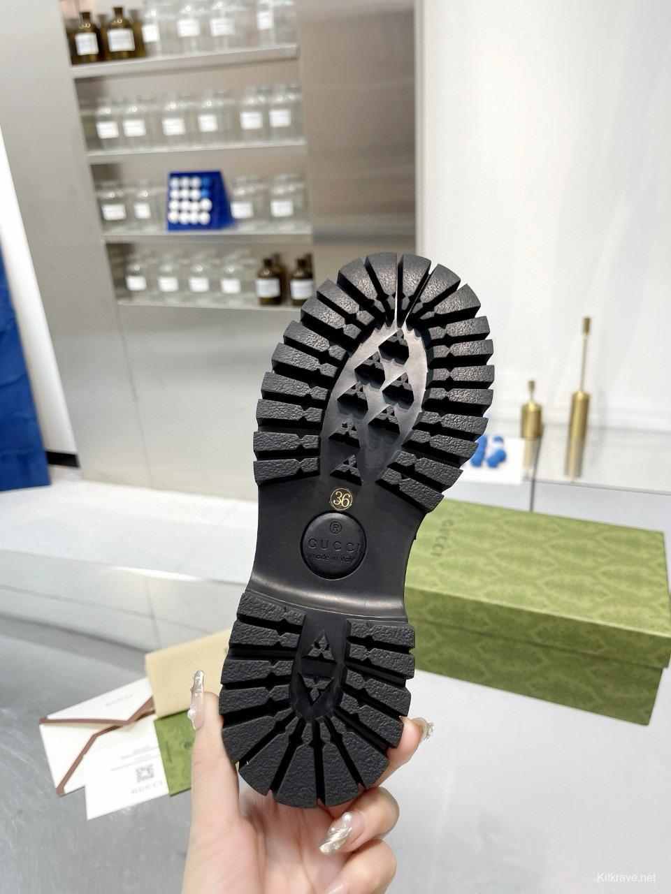 2024 Unisex Gucci Black Leather Loafers MJ00320(F/W)