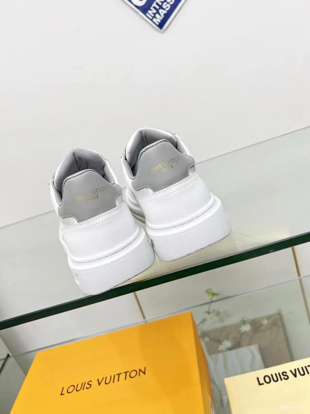 2024 Men Louis Vuitton White Grey Leather Sneakers MJ00330