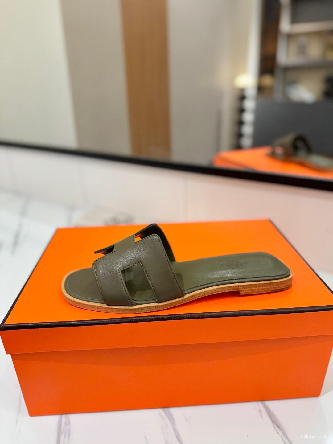 2025 Women Hermès Olive Leather Slippers