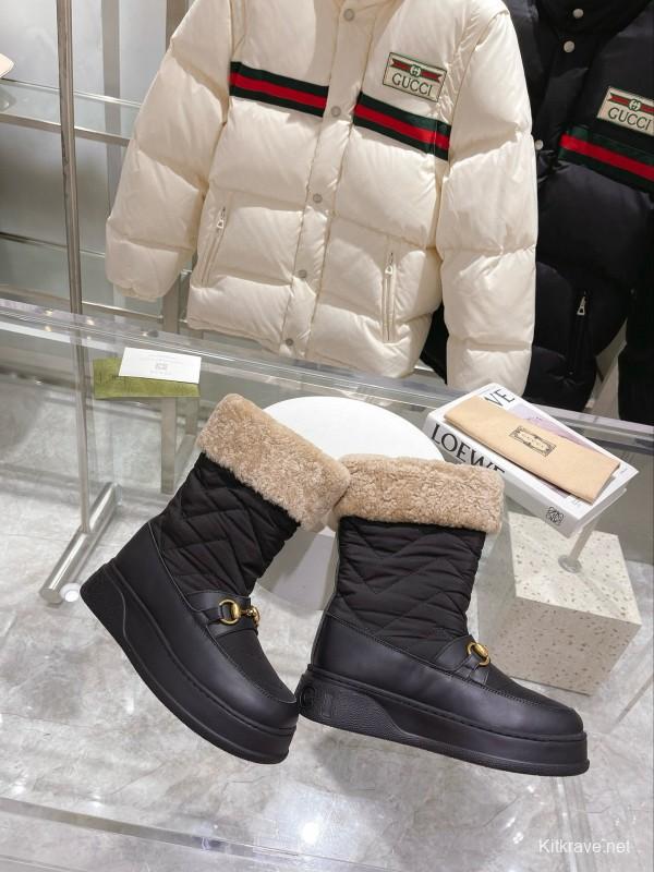 2024 Women Gucci black leather quilted snow boots gold metal MJ00420