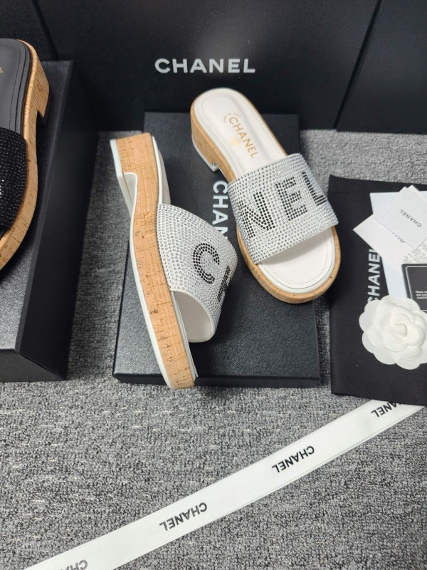 2025 Slippers Chanel White Crystal Slide LY00260