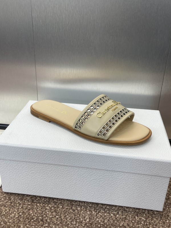 2025 Women Dior Beige Leather Slippers KFY00300