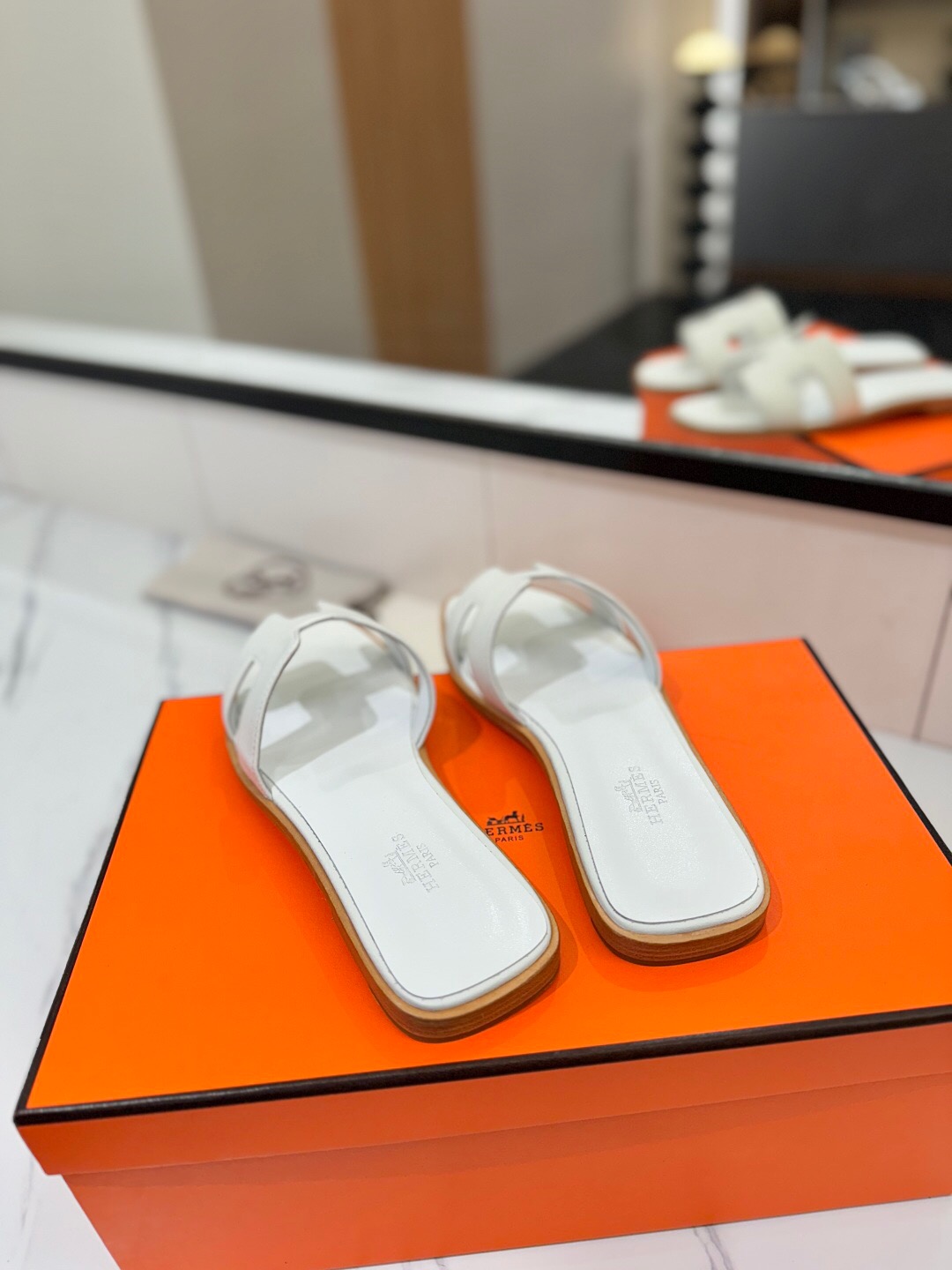 2025 Women Hermès White Leather Slippers