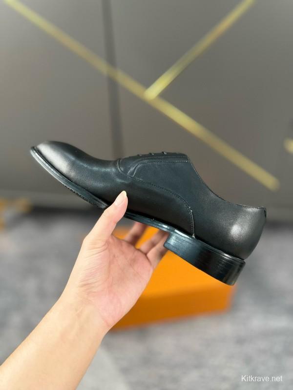 2024 Men Louis Vuitton Black Leather Leather Oxford MJ00380