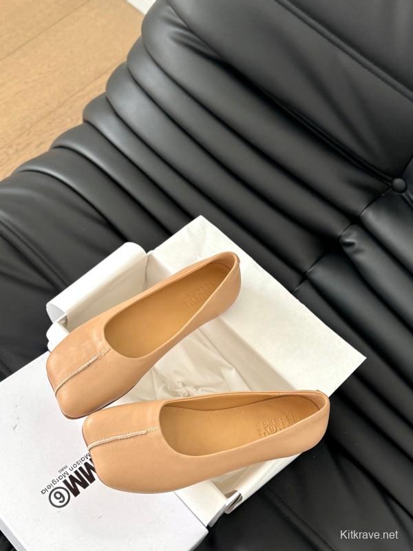 2025 Women MM6 Beige Leather Ballet Flat KFY00280