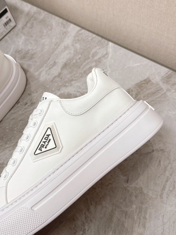 2025 Unisex Prada White Calf Leather Sneakers Retro Thick Sole KFY00290