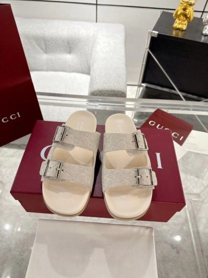 2025 Women Gucci White Leather Slippers Double G Embossed AS00240