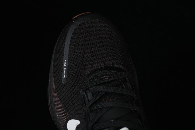 Nike Air Zoom Vomero 18 Cushioned Running Shoes - IH4454-001