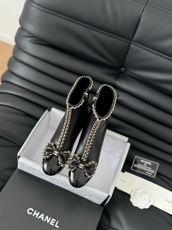 Chanel Classic Chain Boots for Women - LY00380