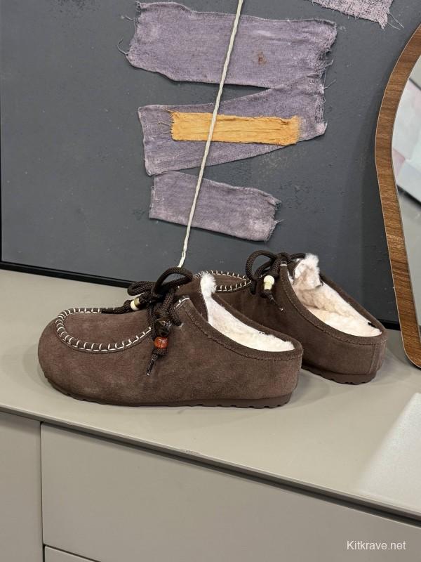 UGG 2025 Spring/Summer Collection Plush Wool Slippers with Vintage Buckle - KFY00240