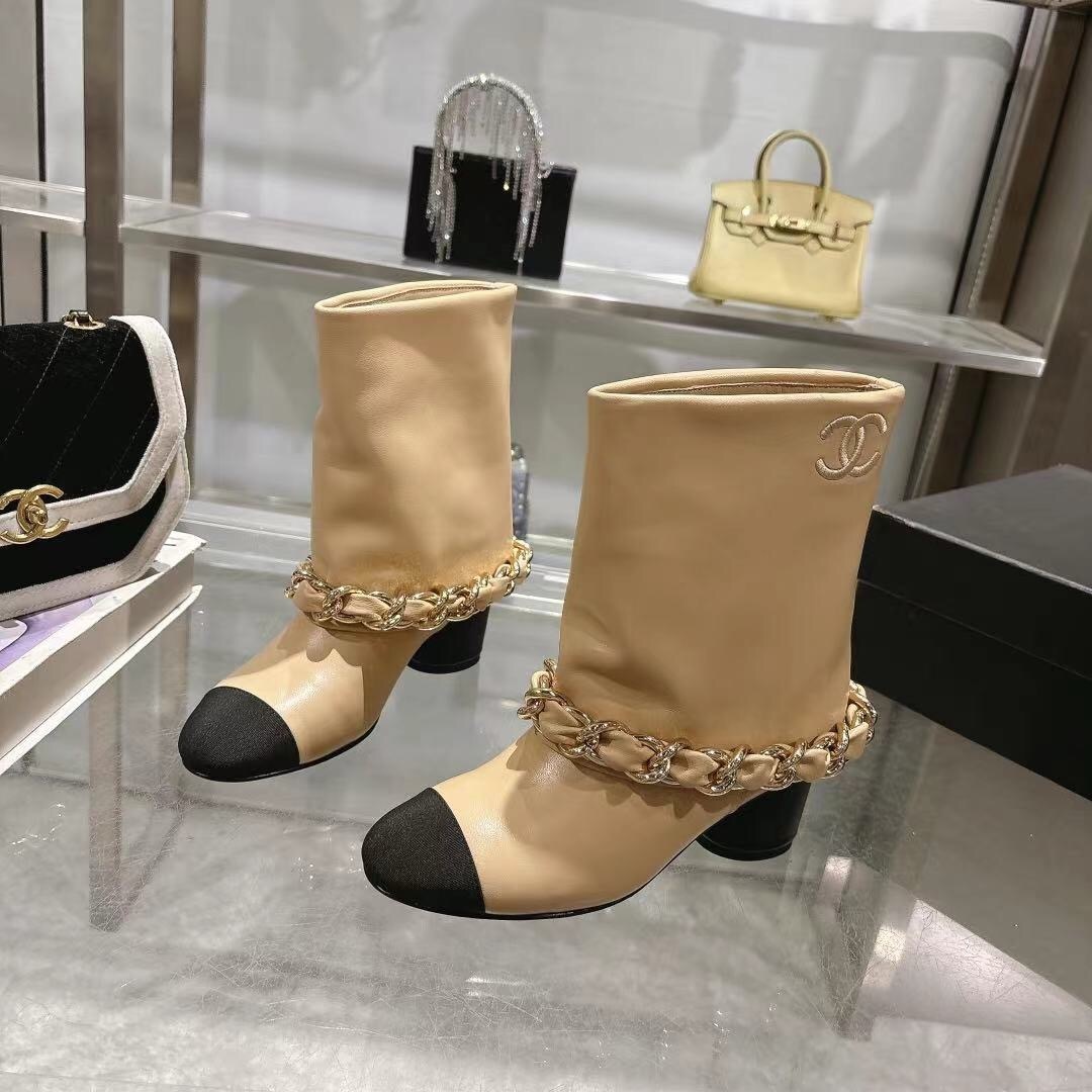 Chanel 2025/SS Runway Turn-Cuff Large Chain Strap Block Heel Boots - LY00410
