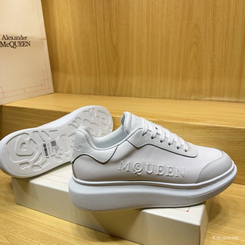 Alexander McQueen Spring 2025 Collection Platform Sneakers with Thick Sole Design - AS00320