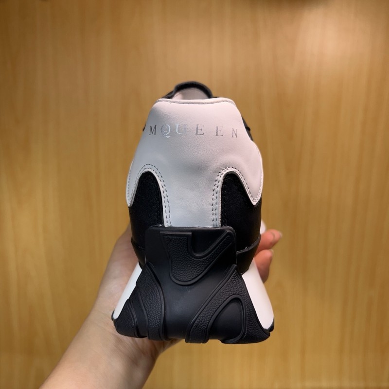 Alexander McQueen Spring 2025 Platform Sneakers with Logo Print - AS00320