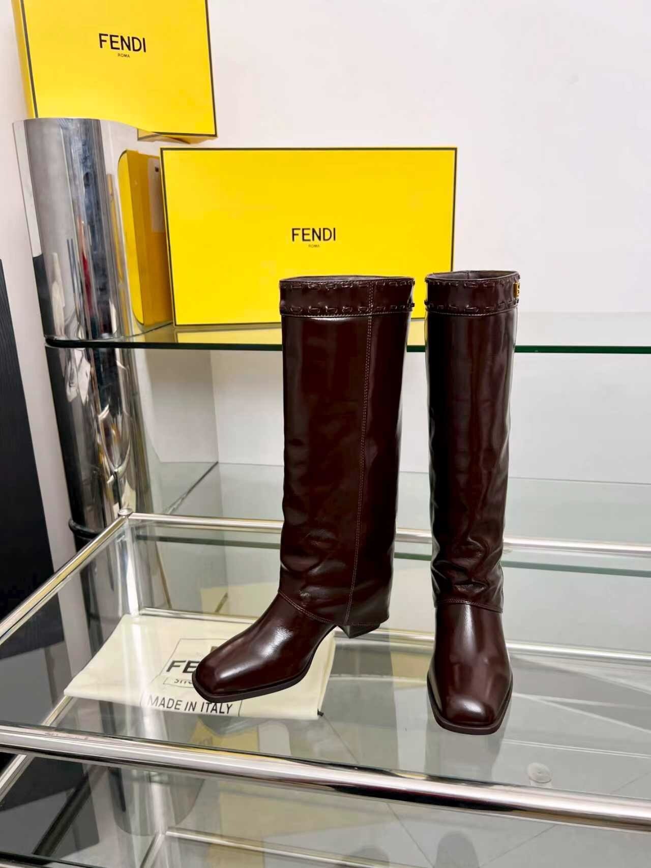 Fendi 2025 SS Wide Leg Boots with Block Heel - LY00510