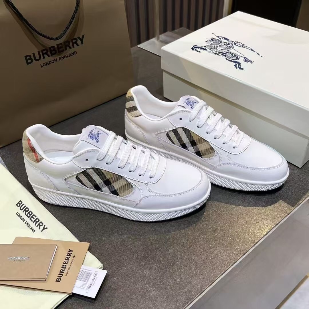 Burberry 2025/SS Italian-Made Sneakers with Equestrian Knight Label - KFY00300